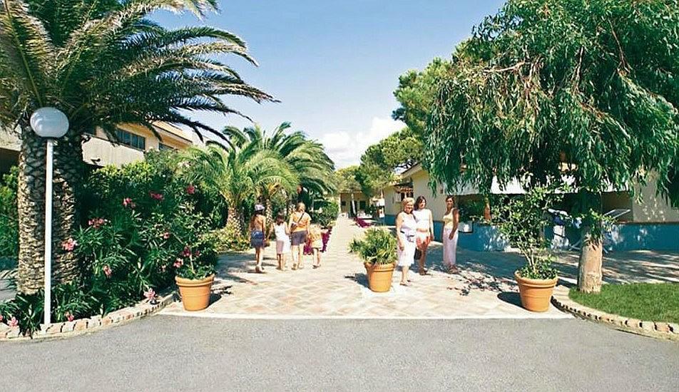 Hotel Summer Day Village Санта-Мария-дель-Чедро Экстерьер фото